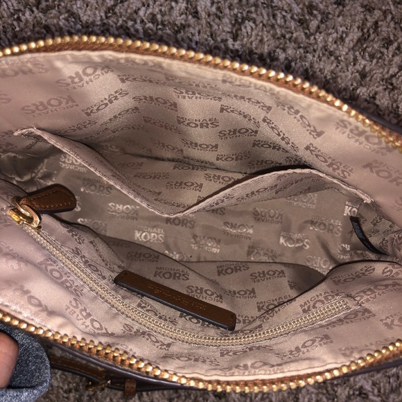 Michael Kors Cindy Brown Crossbody - Picture 6 of 9